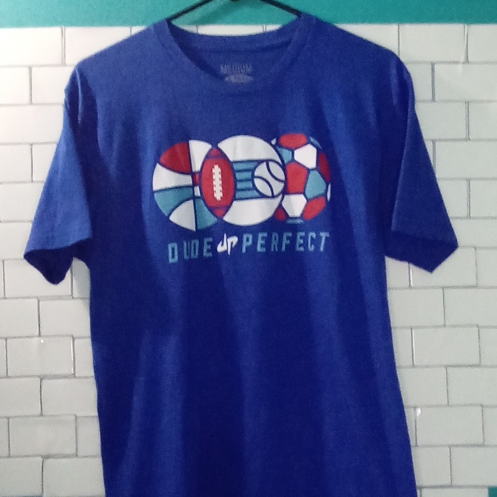 Dude Perfect T-Shirt size M